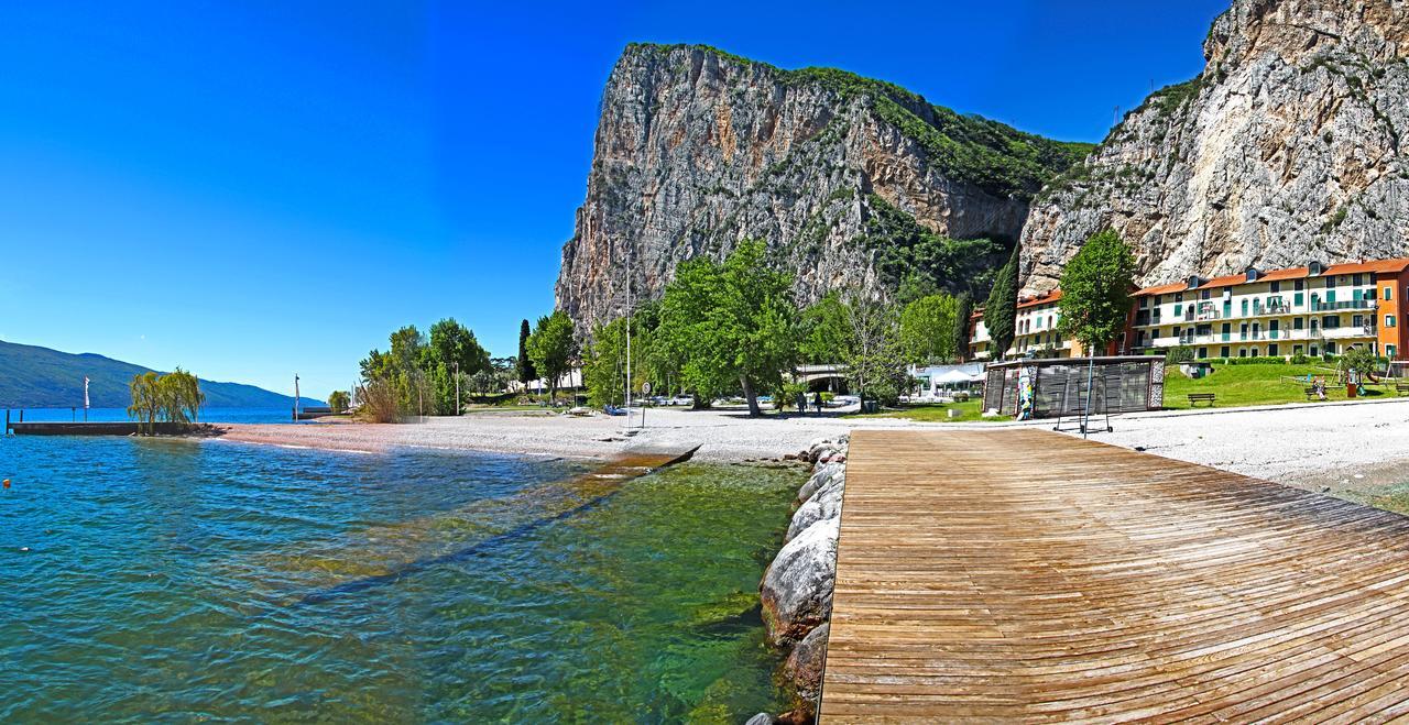Campione Ora Apartments By Gardadomusmea Campione del Garda Eksteriør billede