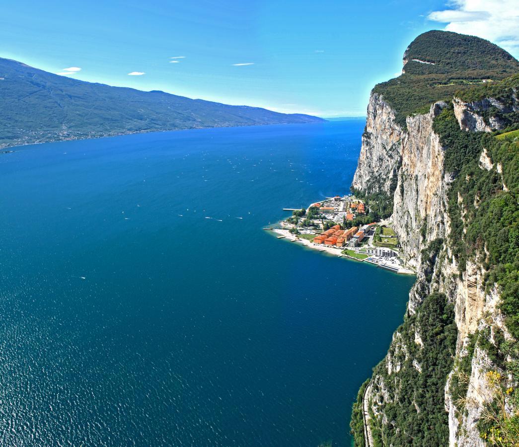 Campione Ora Apartments By Gardadomusmea Campione del Garda Eksteriør billede